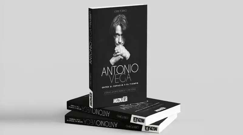 La editorial Muzikalia suma un nuevo libro a su catálogo con 'Antonio Vega. Entre el espacio y el tiempo'. El autor es Jordi Tormo