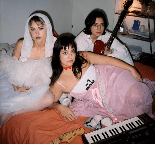 Ya está disponible el segundo avance del próximo disco de Aiko El Grupo, 'El aWard es para:', un ejercicio de desahogo eléctrico y rabioso