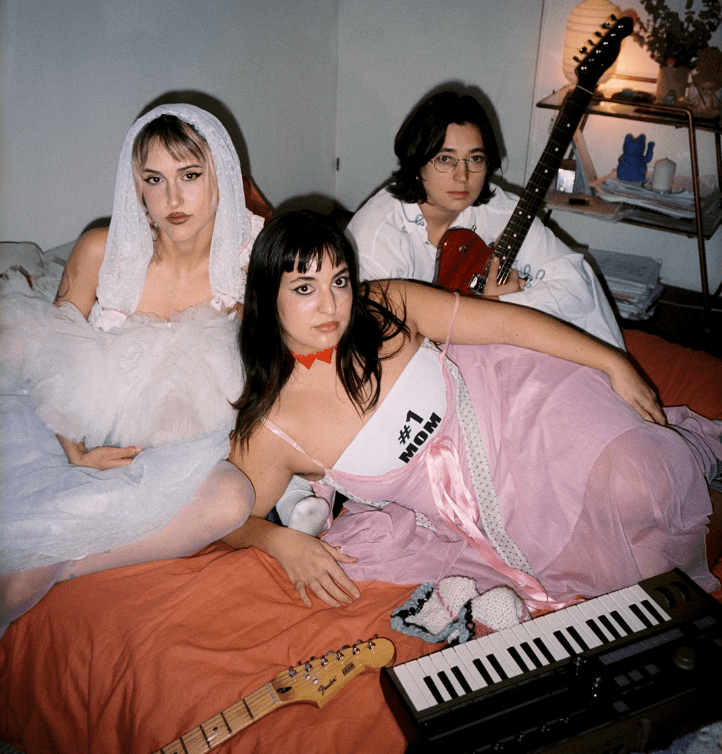 Ya está disponible el segundo avance del próximo disco de Aiko El Grupo, 'El aWard es para:', un ejercicio de desahogo eléctrico y rabioso