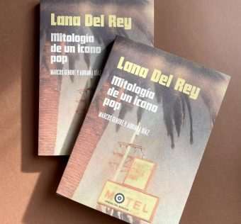 Ya está disponible el libro 'Lana del Rey: mitología de un icono pop' (Ondas del Espacio, 2026), de los autores Marcos Gendre y Adriana Díaz