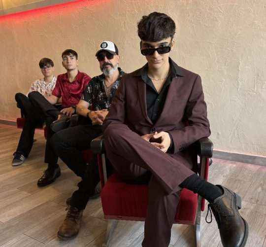 'Brillaremos' es el nuevo videoclip de Eyelet, que ya puedes ver en exclusiva en Mercadeo Pop antes de su estreno oficial en plataformas.