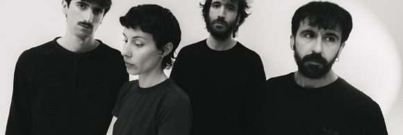 Viva Belgrado regresa con 'Un andalucito más', primer single de su próximo nuevo disco, 'Mientras el Guadalquivir fluye y fluye y fluye'