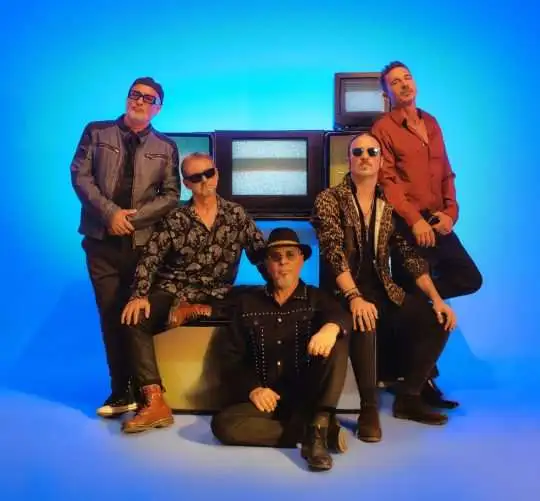 Statuas d Sal están de vuelta con un nuevo videoclip titulado 'Un día es un día', y que puedes ya disfrutar en exclusiva en Mercadeo Pop.