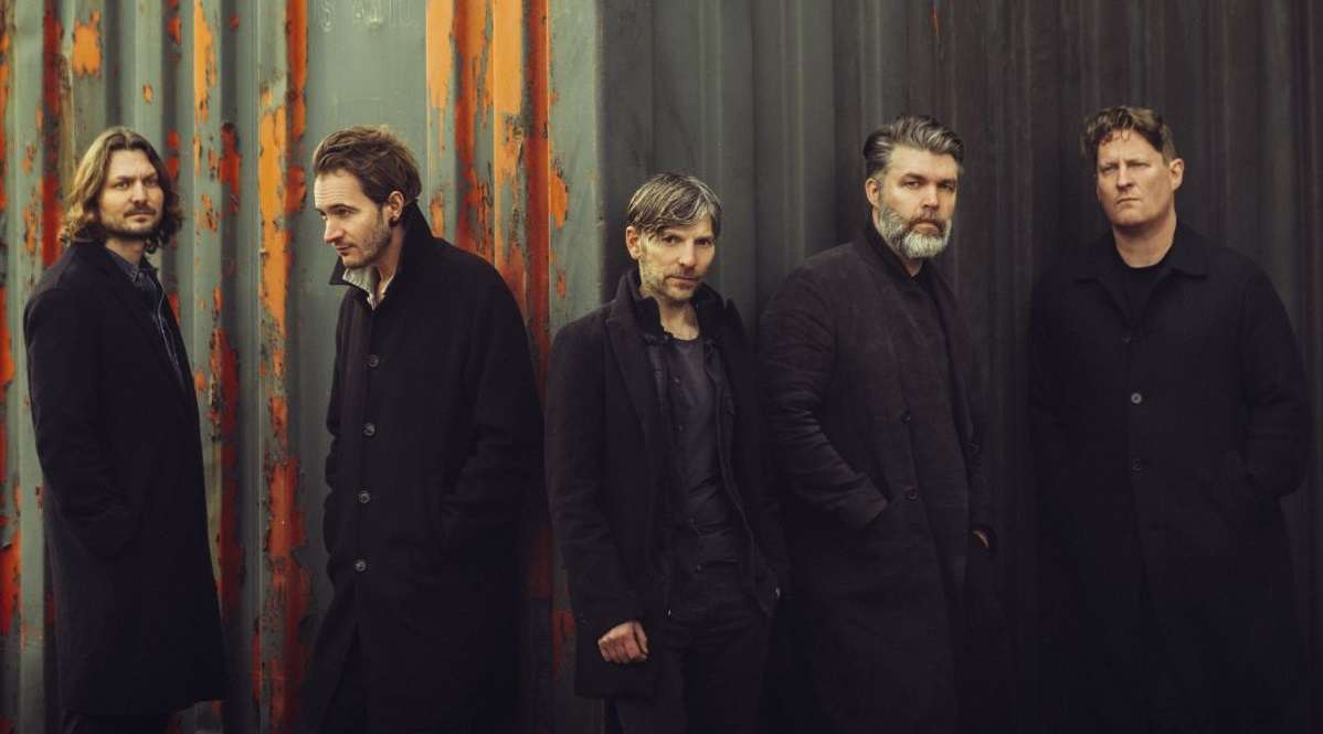 Editors acaban de publicar nuevo disco, 'Surface, echo & sound', que está bastante guapo y presentarán en directo en España en enero